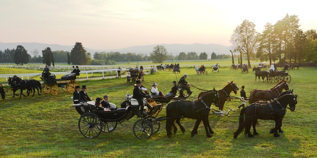 Foresteria Dei Piaceri Campestri Casciago Extérieur photo